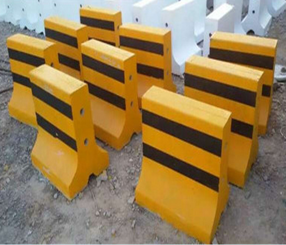 西安交通設(shè)施公司-水泥墩